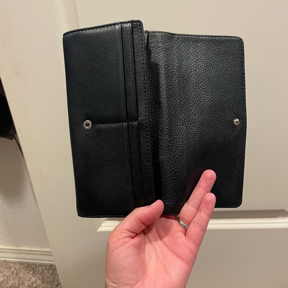 🖤Michael Kors black wallet with silver hardware🖤 - Picture 4 of 4
